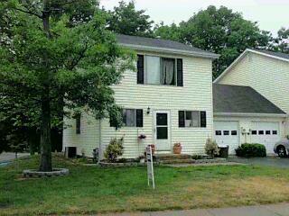 16 Tracey Ct, Howell, NJ 07731